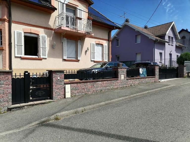 Clôtures en aluminium sur mesure : Pourquoi choisir l’option personnalisée à Mulhouse, Montreux-Jeune et Colmar ?